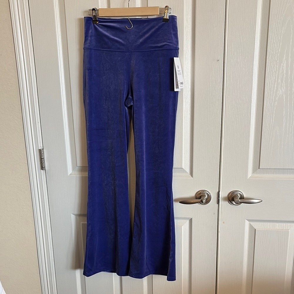 New Athleta Elevation Velvet Flare Pant size M
